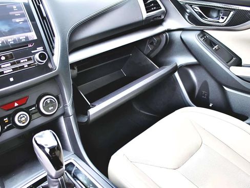 Used 2017 Subaru Impreza 2.0i Limited image 21