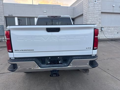 Used 2025 Chevrolet Silverado 2500 LTZ w/ LTZ Convenience Package AWD/4WD image 6