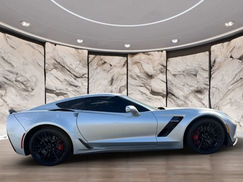 Used 2015 Chevrolet Corvette Z06 w/ 3LZ Preferred Equipment Group RWD image 4