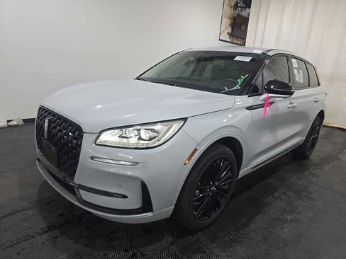 Used 2025 Lincoln Corsair Reserve w/ Jet Appearance Package AWD/4WD image 2