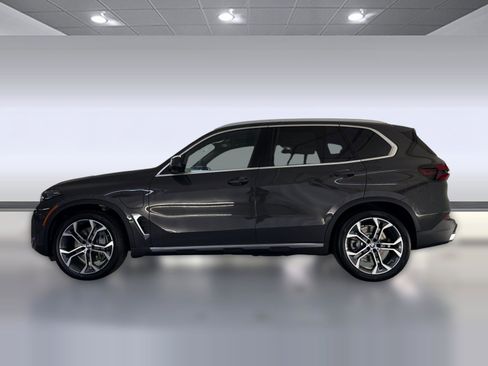 New 2026 BMW X5 xDrive50e image 2