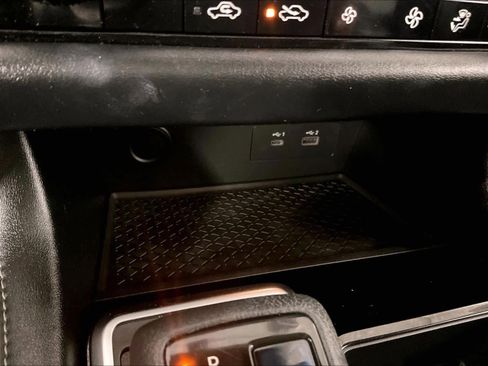 Used 2022 Nissan Pathfinder SV w/ SV Premium Package image 28