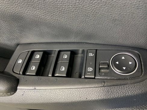 Used 2021 Kia Seltos SX w/ SX Sunroof Package image 32