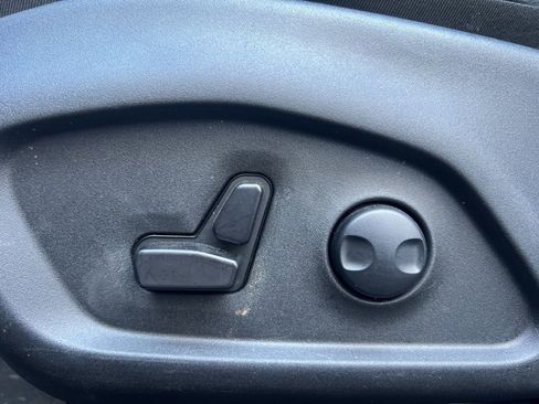 Used 2025 Jeep Compass Limited image 10