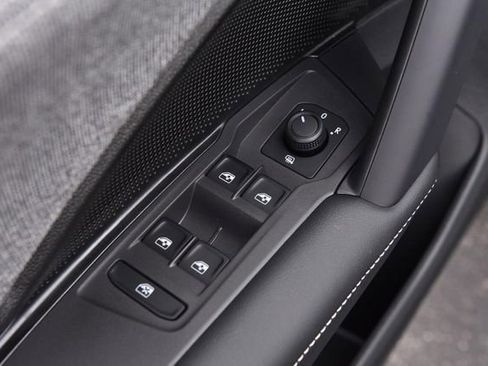 New 2025 Volkswagen Tiguan S image 8