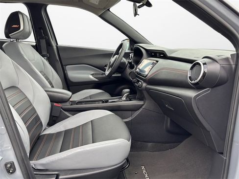Used 2023 Nissan Kicks SR w/ SR Premium Package image 15