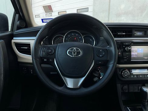 Used 2015 Toyota Corolla LE image 26