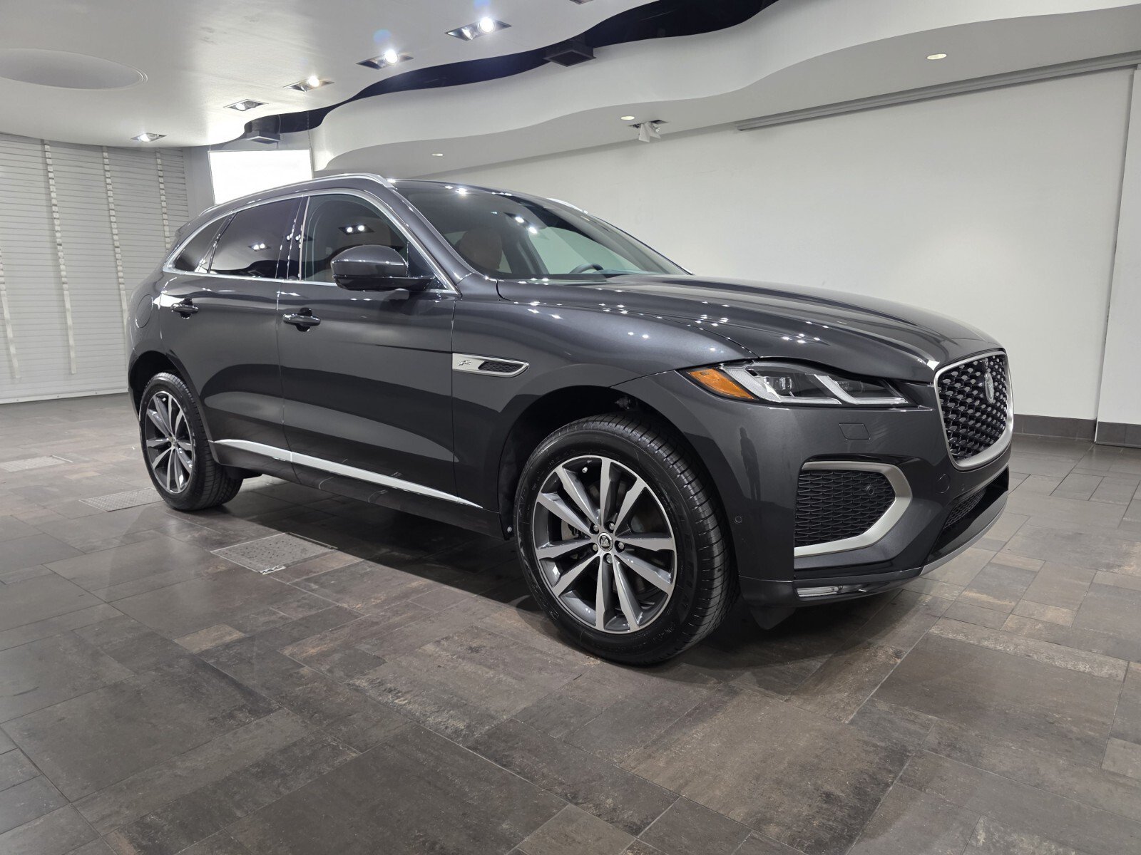 New 2026 Jaguar F-PACE R-Dynamic S AWD/4WD image 21