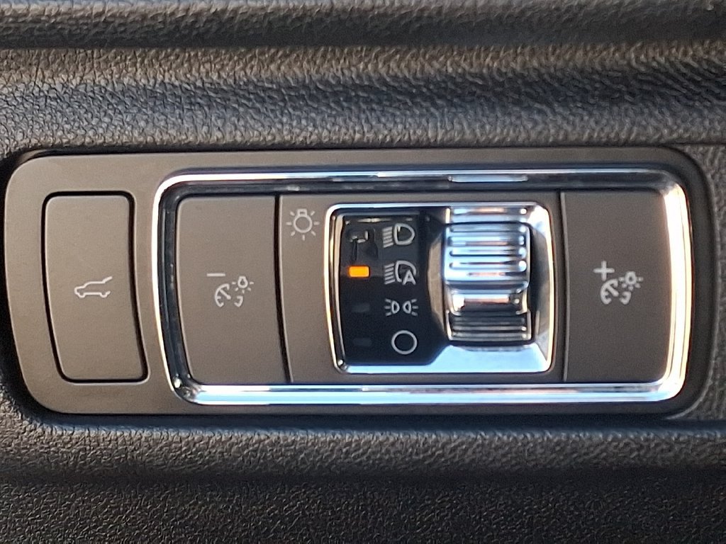 Used 2020 Lincoln Corsair AWD w/ Equipment Group 101A image 24