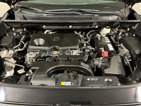 Used 2021 Toyota RAV4 XLE image 6