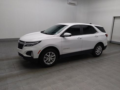 Used 2023 Chevrolet Equinox LT w/ Driver Convenience Package image 2