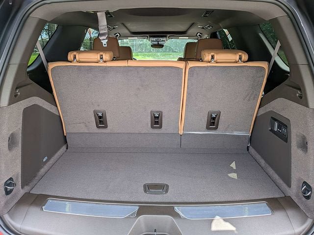 New 2026 Cadillac Escalade Luxury w/ Touring Package AWD/4WD image 13