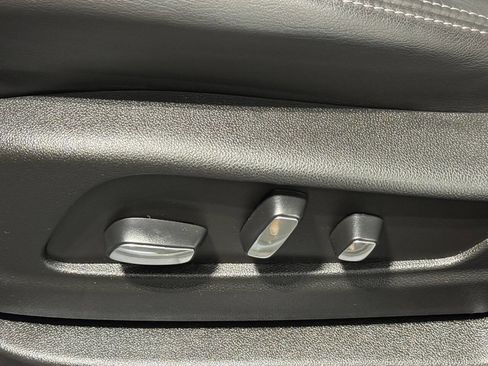 Used 2023 Cadillac XT6 Sport image 16