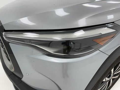 Used 2024 Toyota Corolla Cross XLE image 6