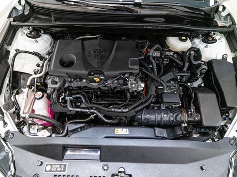 Used 2025 Toyota Camry LE AWD/4WD image 31