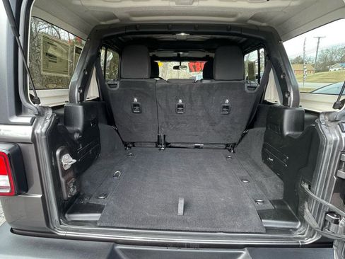 Used 2018 Jeep Wrangler Unlimited Sport S image 22