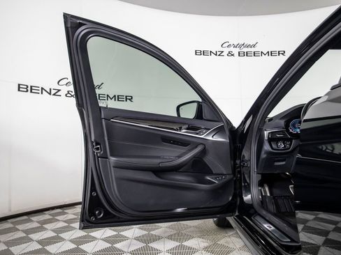 Used 2021 BMW 530e w/ M Sport Package image 20