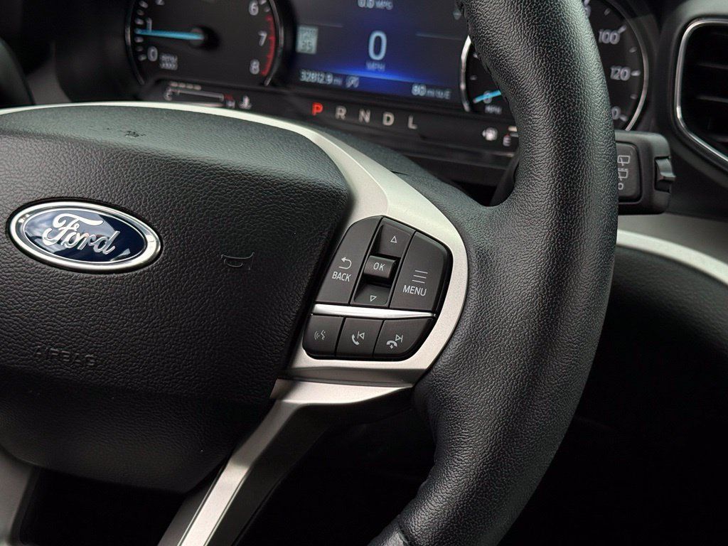 Used 2024 Ford Explorer XLT w/ Equipment Group 202A AWD/4WD image 8