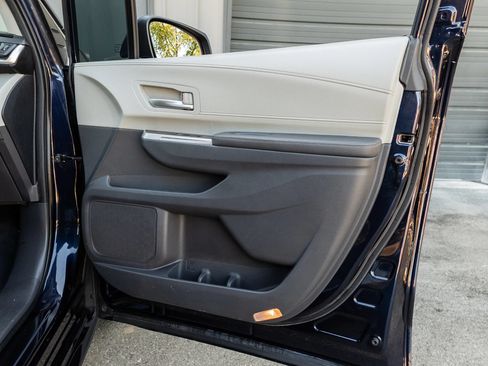 Used 2021 Toyota Sienna XLE w/ XLE Plus Package AWD/4WD image 25