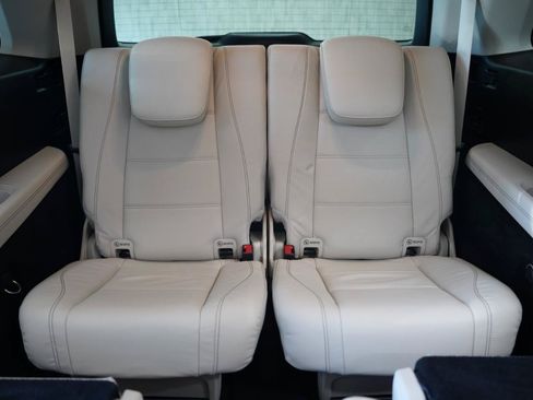 Used 2022 Mercedes-Benz GLS 580 4MATIC image 39