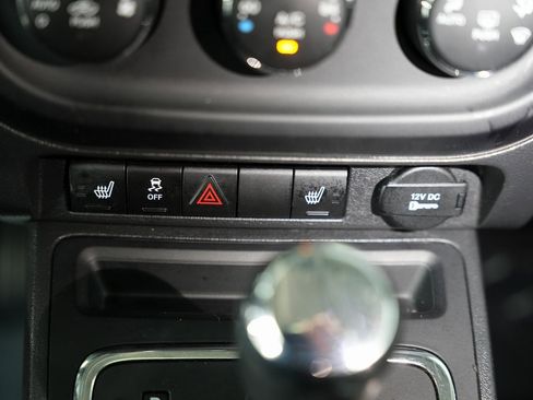 Used 2016 Jeep Patriot High Altitude image 23