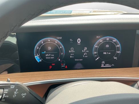New 2026 Volkswagen Tiguan SEL R-Line AWD/4WD image 11