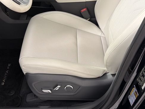 Used 2025 Hyundai Santa Fe SEL FWD image 15