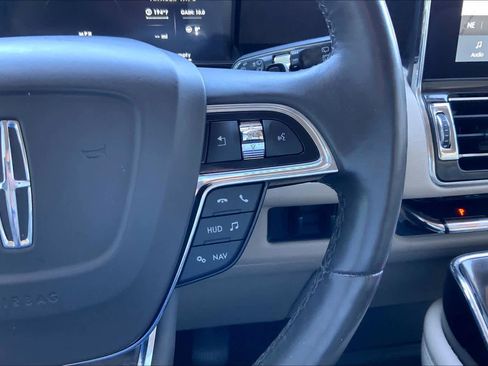Used 2021 Lincoln Navigator Reserve image 25