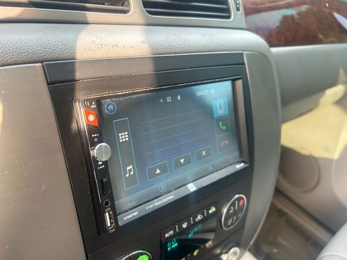 Used 2010 GMC Yukon SLT w/ SLT-2 Equipment Package image 24