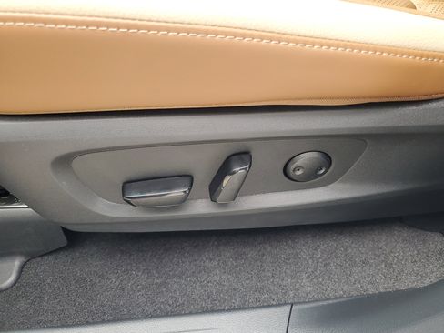 New 2026 Nissan Pathfinder Platinum image 14