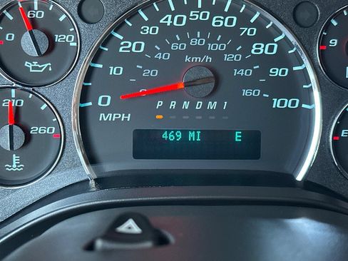 Certified 2025 GMC Savana 3500 LT w/ LT Preferred Equipment Group RWD image 32