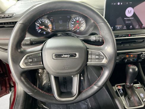 Used 2022 Jeep Compass Trailhawk w/ Trailhawk Convenience Group AWD/4WD image 11