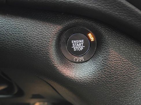 Used 2022 Jeep Cherokee Limited image 30