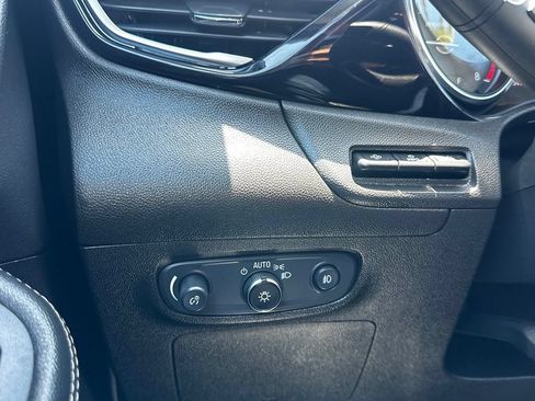 Used 2020 Buick Encore GX Essence w/ Advanced Technology Package FWD image 31