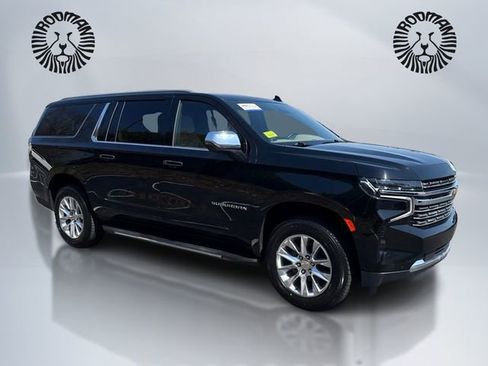 Used 2024 Chevrolet Suburban Premier AWD/4WD image 3