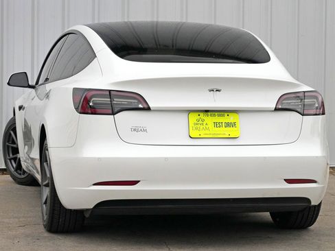 Used 2022 Tesla Model 3 image 6