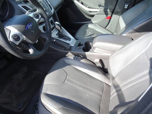 Used 2014 Ford Focus SE w/ Equipment Group 201A image 23