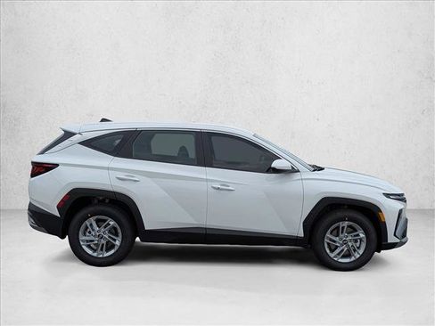 New 2026 Hyundai Tucson SE image 4