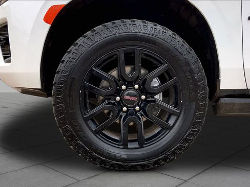 Used 2024 GMC Yukon XL AT4 w/ AT4 Premium Plus Package AWD/4WD image 20