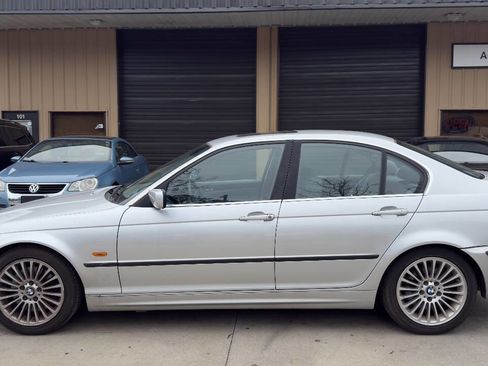 Used 2001 BMW 330i Sedan image 3