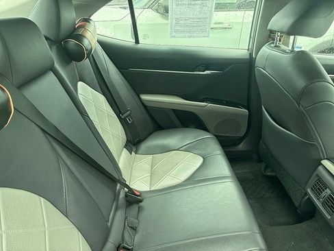 Used 2018 Toyota Camry XLE FWD image 20