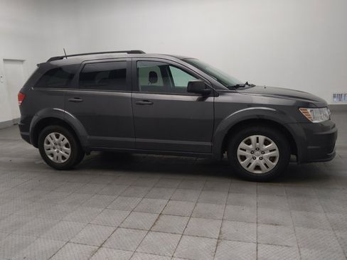 Used 2020 Dodge Journey SE FWD image 11
