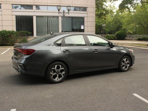 Used 2021 Kia Forte LXS FWD image 7