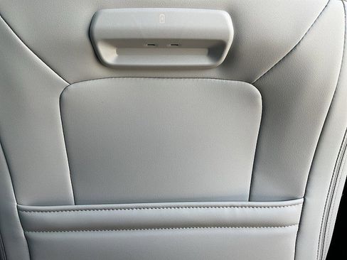 New 2026 Ford Expedition Max Platinum image 17