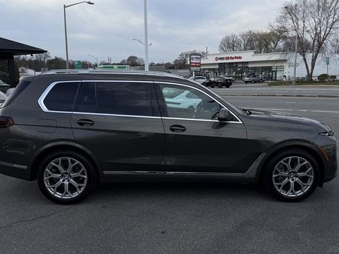 Used 2024 BMW X7 xDrive40i image 18