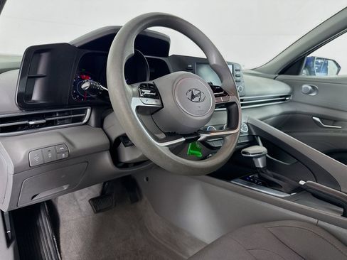 Used 2023 Hyundai Elantra SE image 21