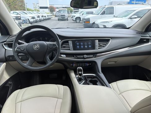 Used 2018 Buick Enclave Premium AWD/4WD image 30