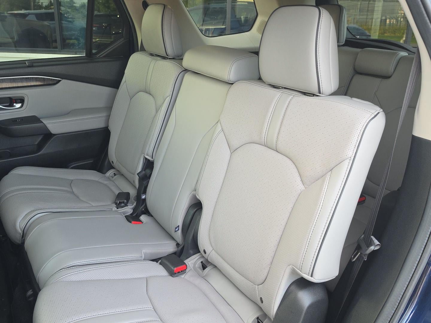 Used 2024 Honda Pilot Elite image 21