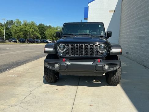 Used 2024 Jeep Wrangler Unlimited Rubicon AWD/4WD image 5