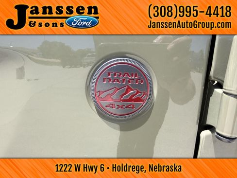 Used 2025 Jeep Wrangler Unlimited Rubicon w/ Convenience Group AWD/4WD image 10